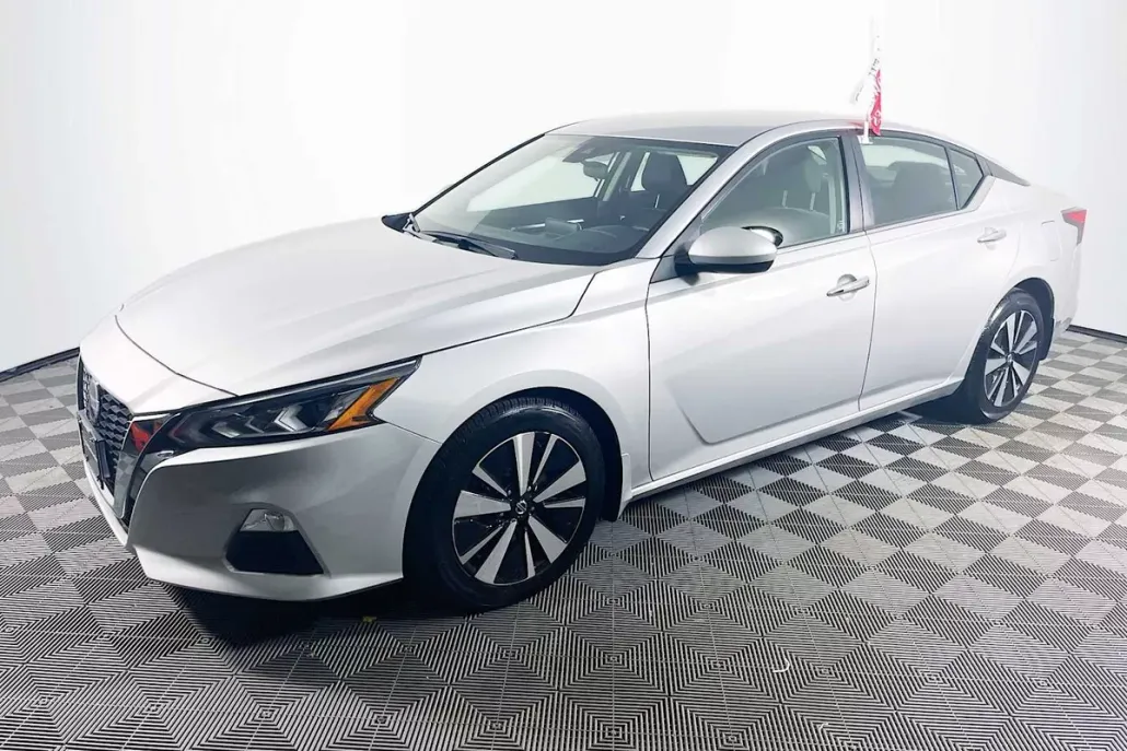 2022 Nissan Altima 2.5 SV photo 1