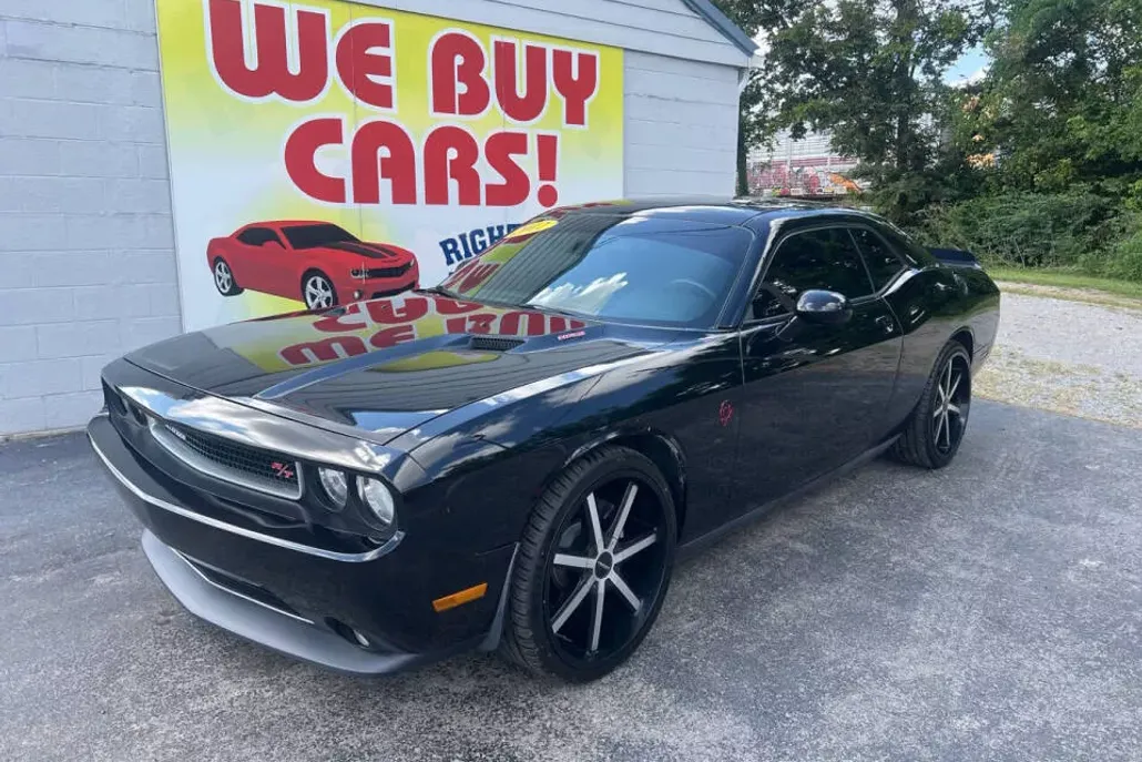 2012 Dodge Challenger R/T photo 1