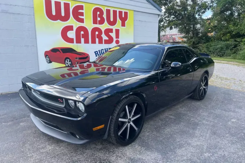 2012 Dodge Challenger R/T photo 1