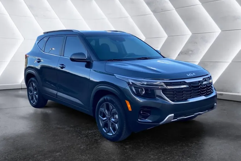 2024 Kia Seltos S photo 1