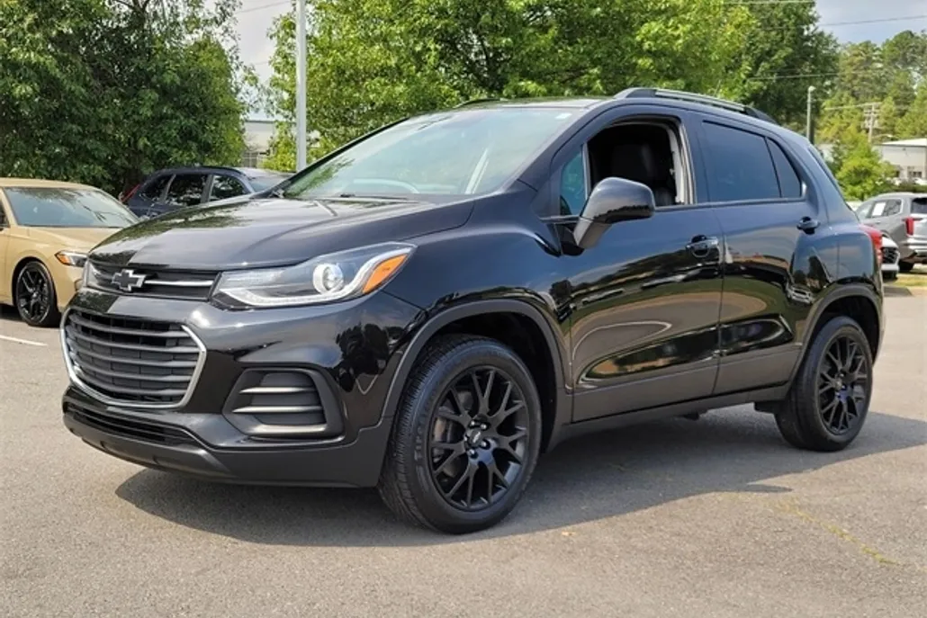 2022 Chevrolet Trax LT photo 1