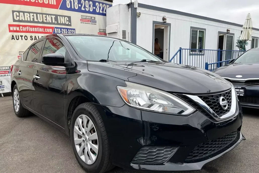 2017 Nissan Sentra SV photo 1