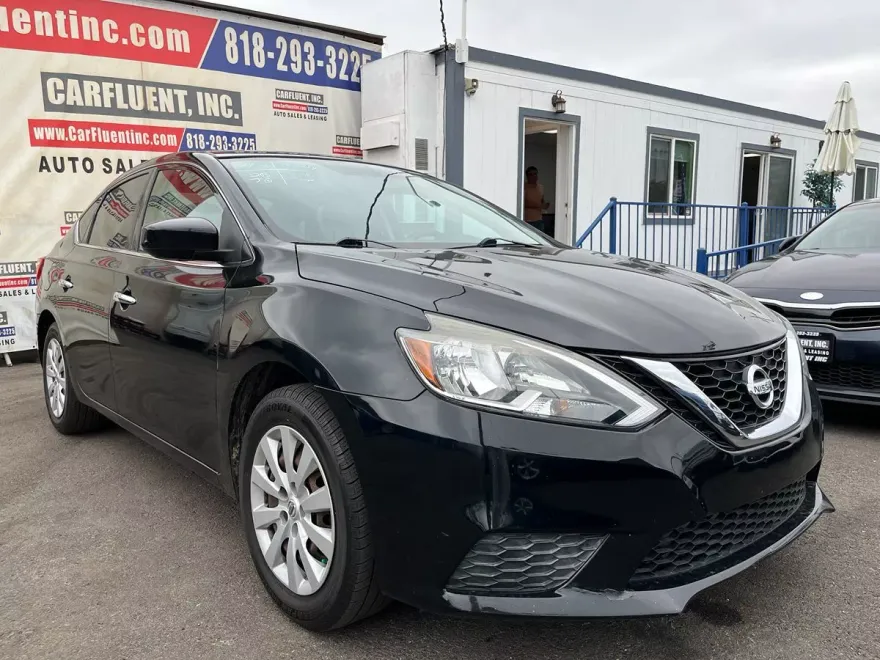 2017 Nissan Sentra SV photo 1