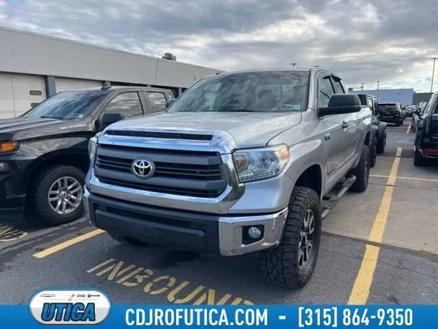 2014 Toyota Tundra SR5 photo 1