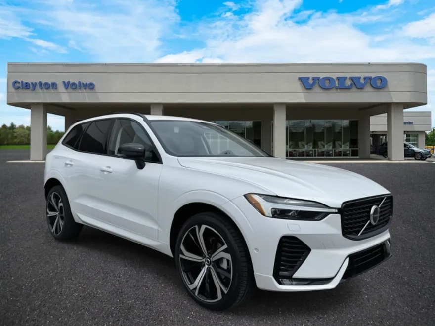 2025 Volvo XC60 B5 photo 1