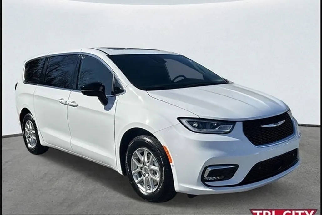 2025 Chrysler Pacifica photo 1