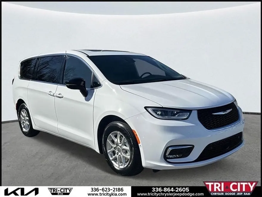 2025 Chrysler Pacifica photo 1