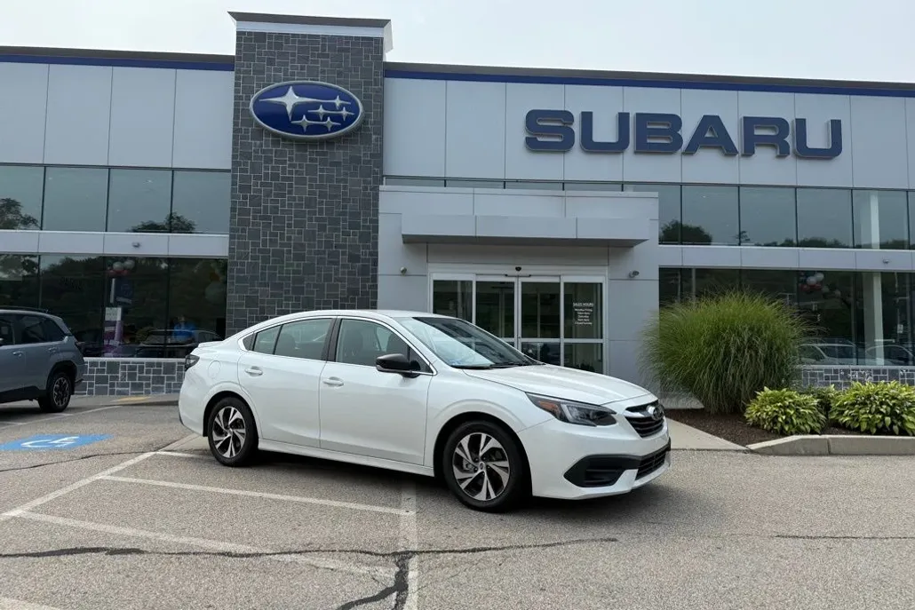 2022 Subaru Legacy Base photo 1