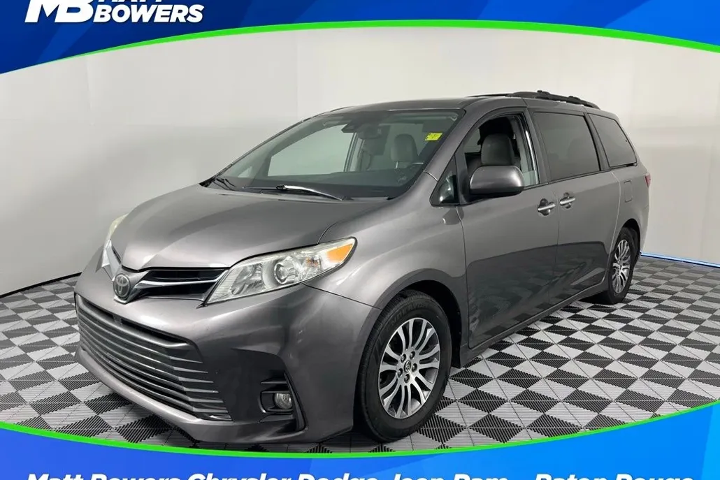 2018 Toyota Sienna L photo 1