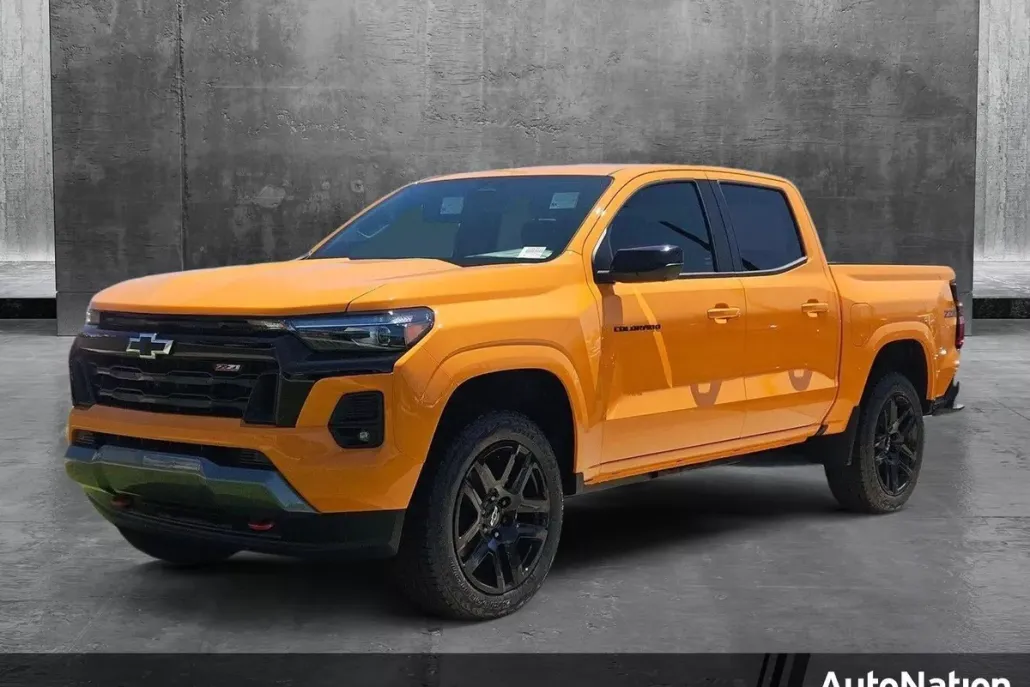 2025 Chevrolet Colorado Z71 photo 1
