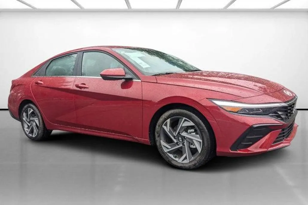2025 Hyundai Elantra SEL Convenience photo 1