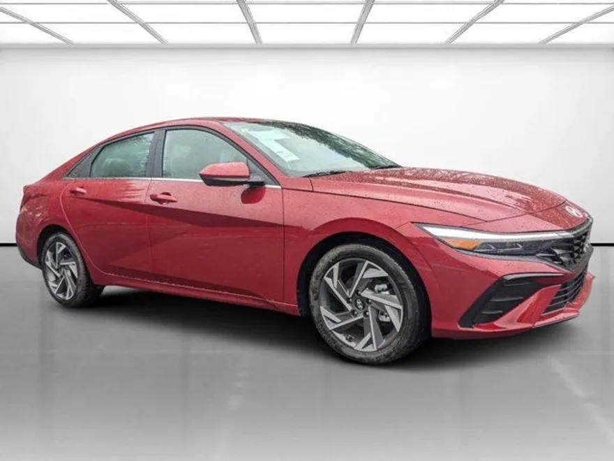 2025 Hyundai Elantra SEL Convenience photo 1