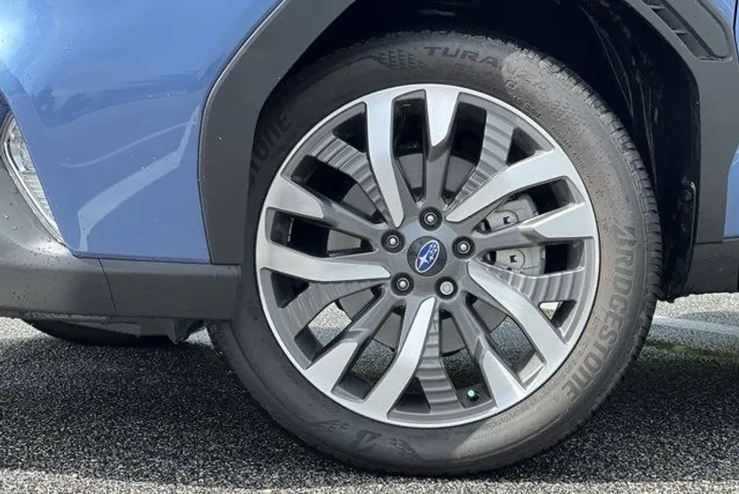 2025 Subaru Forester Touring photo 1