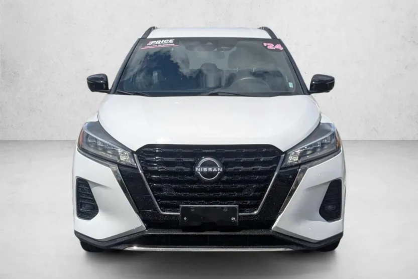 2024 Nissan Kicks SR photo 1