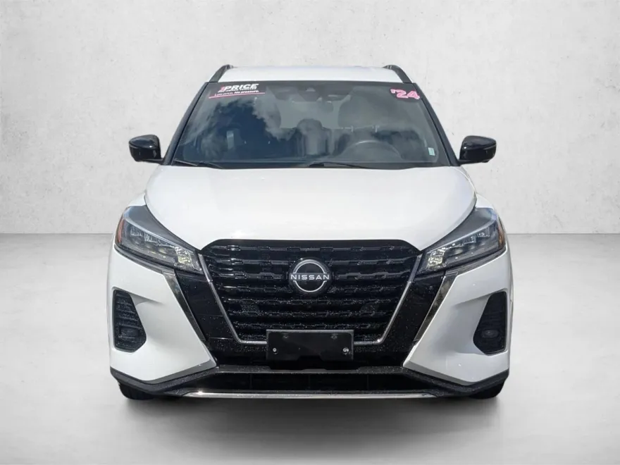 2024 Nissan Kicks SR photo 1