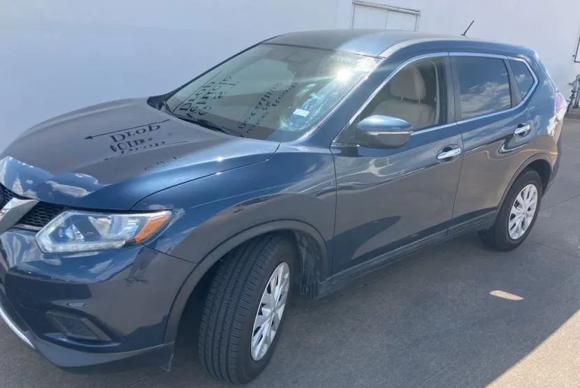 2015 Nissan Rogue S photo 1