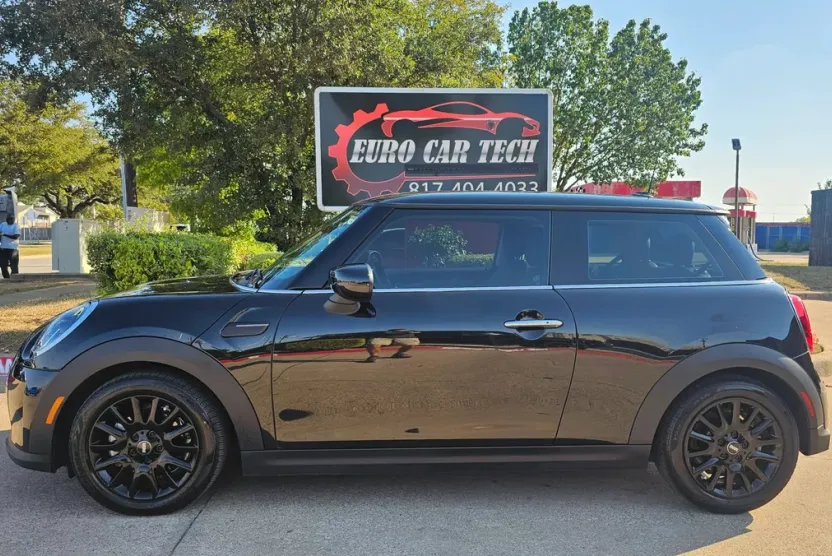 2023 Mini Cooper 2 Door Hardtop photo 1