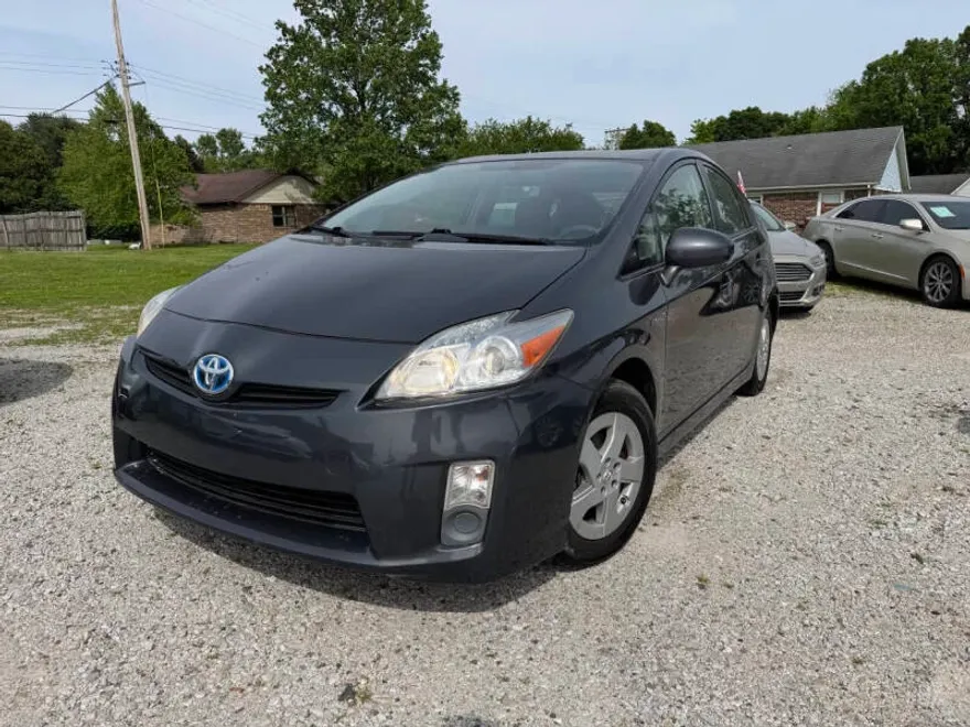 2011 Toyota Prius Two photo 1