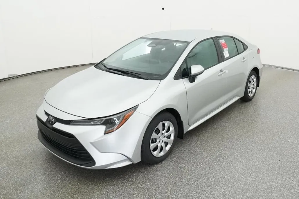 2025 Toyota Corolla LE photo 1