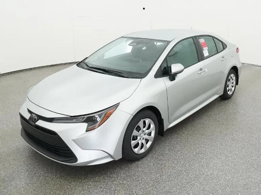 2025 Toyota Corolla LE photo 1