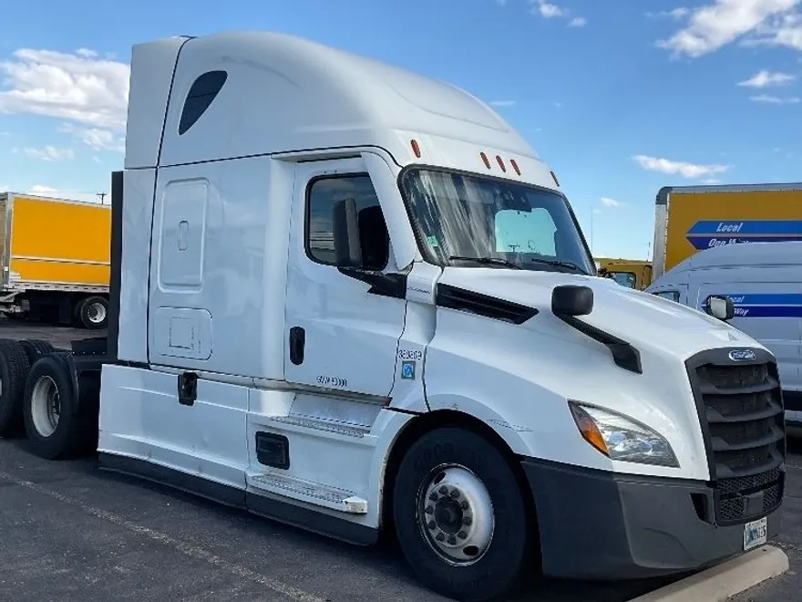 2021 Freightliner Cascadia 126" Sleeper Cab photo 1