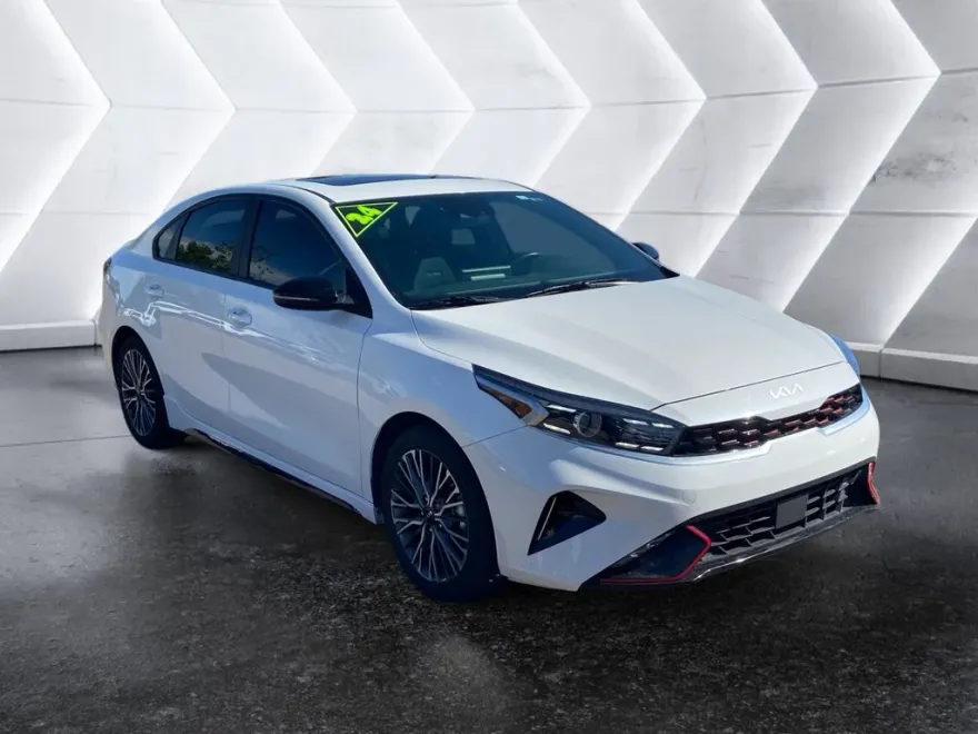 2024 Kia Forte GT-Line photo 1