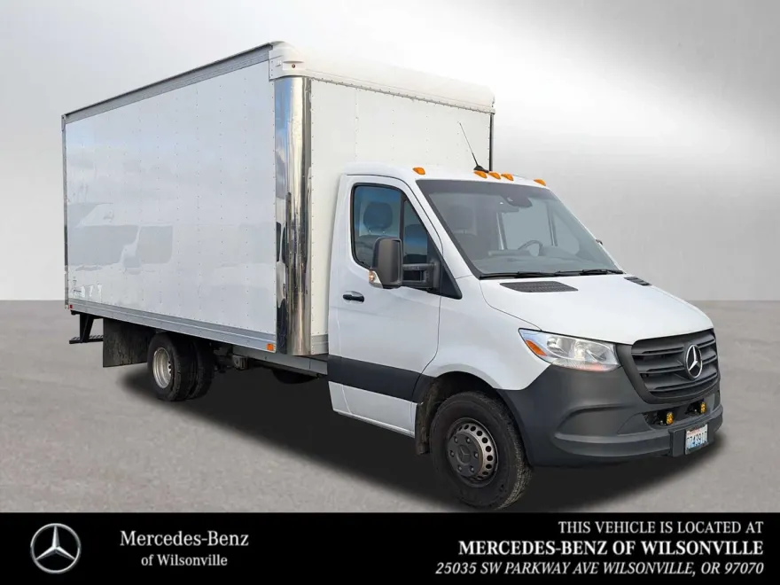 2023 Mercedes Benz Sprinter 4500 Standard Roof photo 1