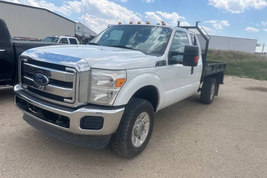 2015 Ford F-350 XLT photo 1