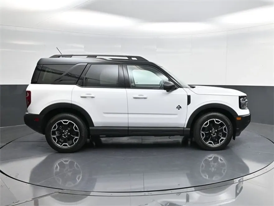 2025 Ford Bronco Sport Outer Banks photo 1