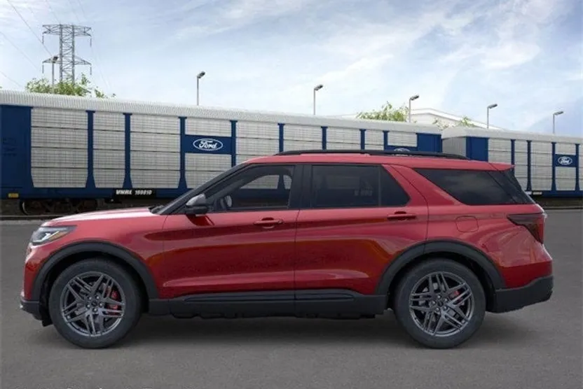 2025 Ford Explorer ST photo 1