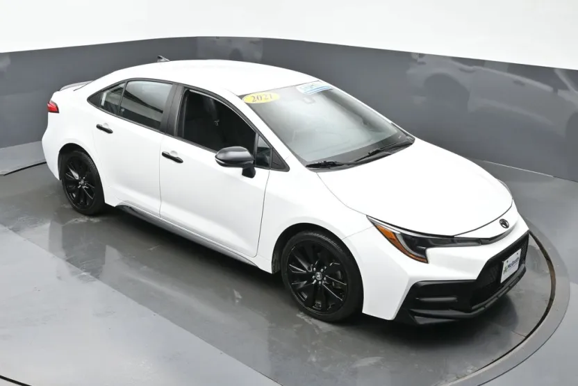 2021 Toyota Corolla SE photo 1