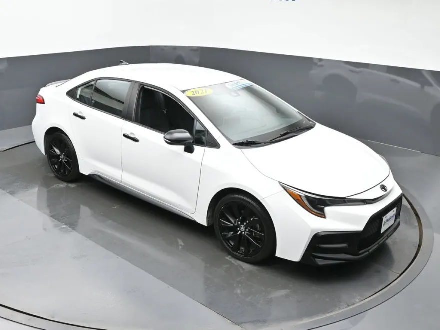 2021 Toyota Corolla SE photo 1