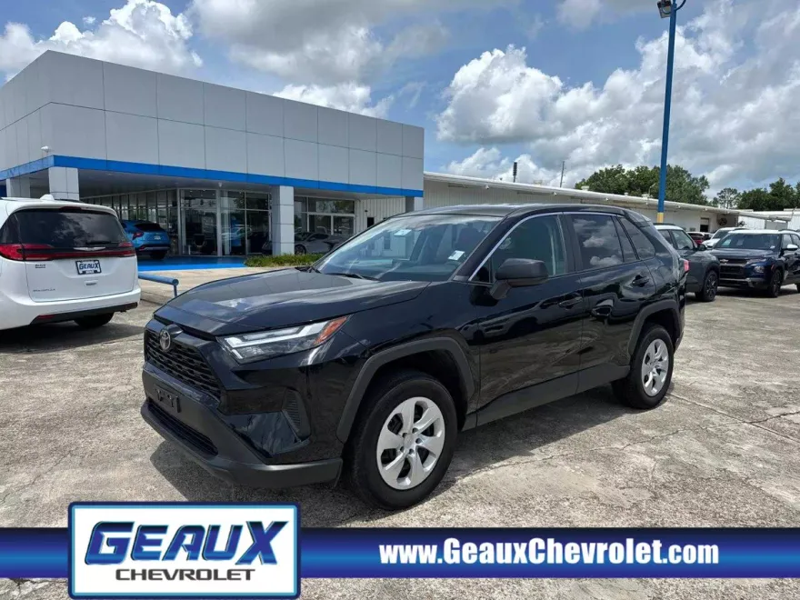 2024 Toyota RAV4 LE photo 1