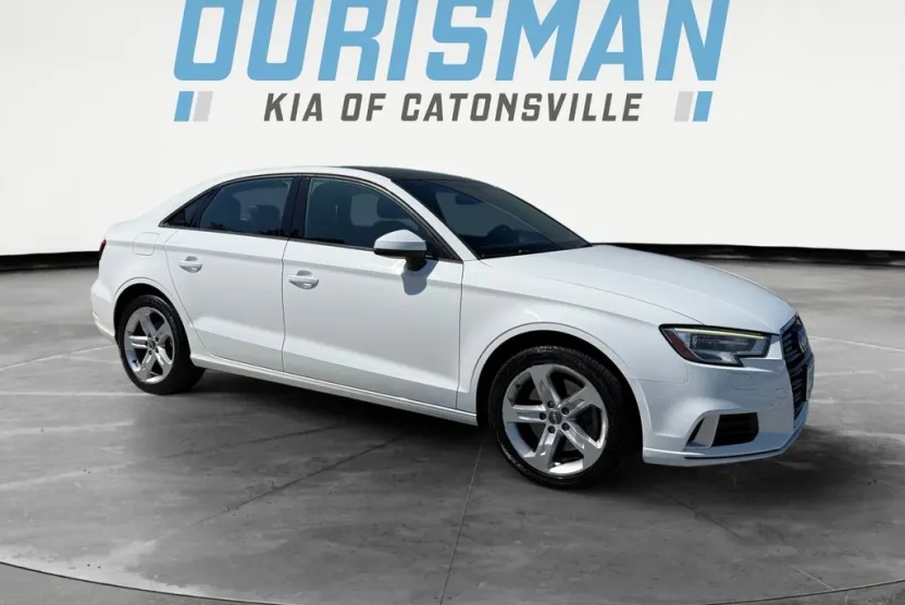 2017 Audi A3 2.0T Premium photo 1