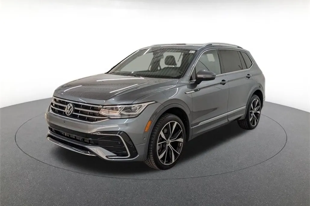 2022 Volkswagen Tiguan SE R-Line Black photo 1