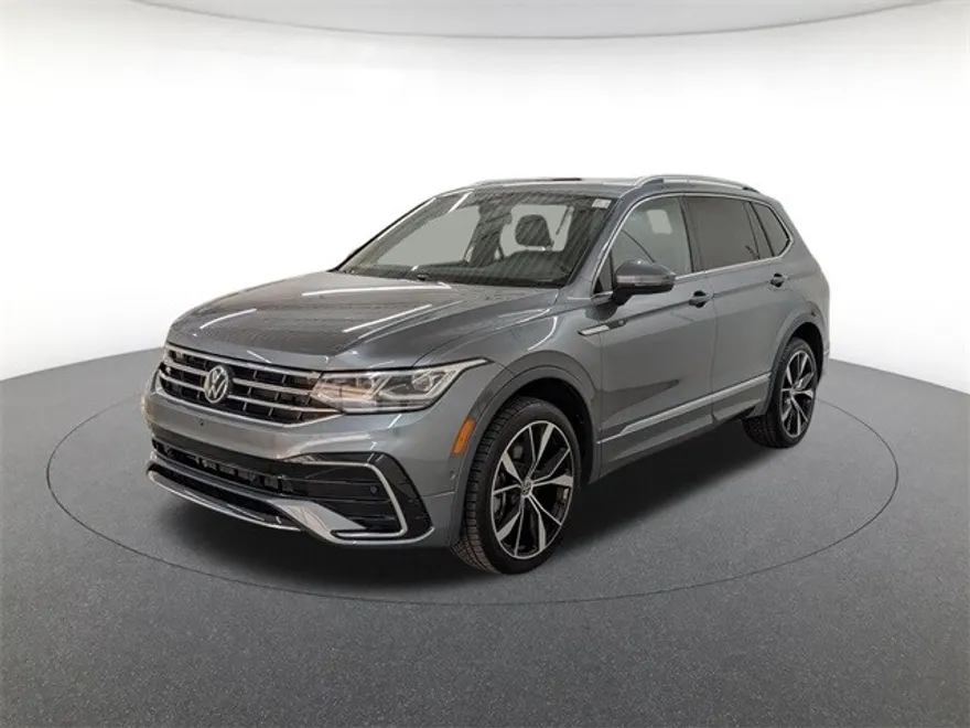 2022 Volkswagen Tiguan SE R-Line Black photo 1