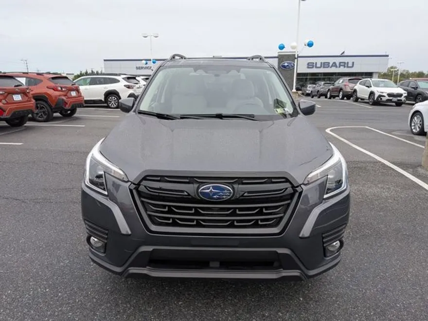 2022 Subaru Forester Premium photo 1
