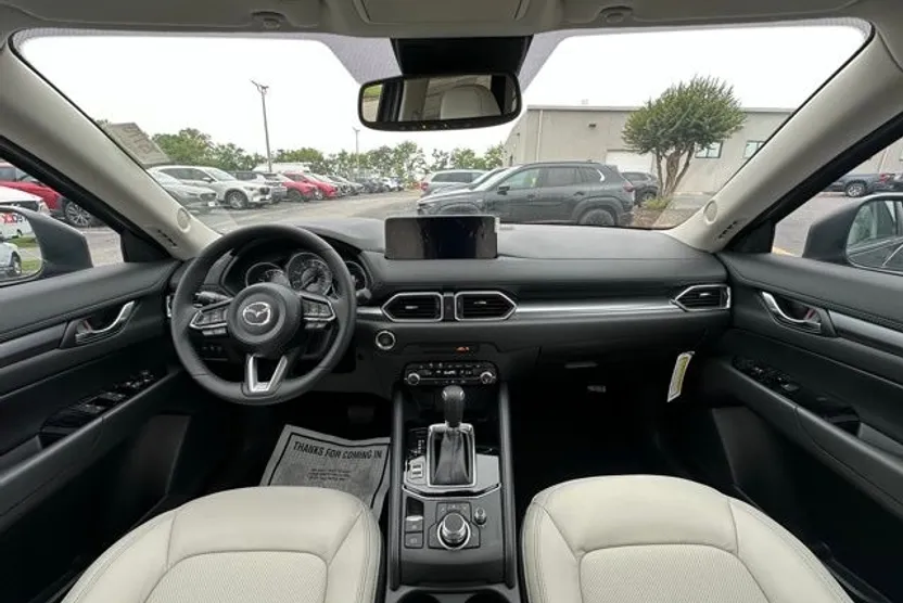 2025 Mazda CX-5 2.5 S Preferred photo 1