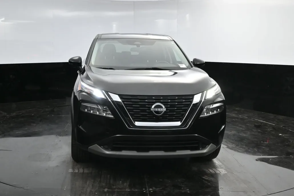 2022 Nissan Rogue SV photo 1