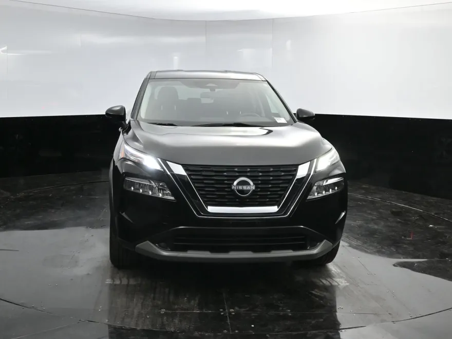 2022 Nissan Rogue SV photo 1