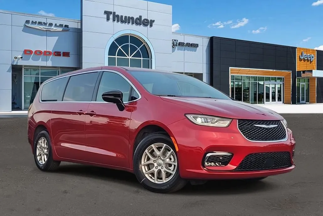 2025 Chrysler Pacifica photo 1