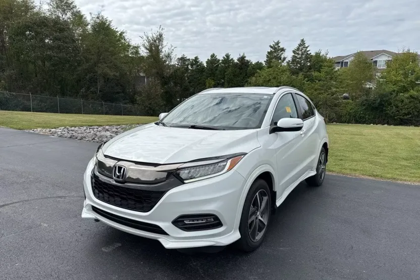2019 Honda HR-V Touring photo 1