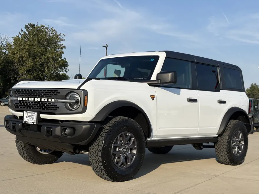2025 Ford Bronco Badlands photo 1