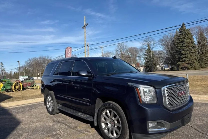 2017 Gmc Yukon Denali photo 1