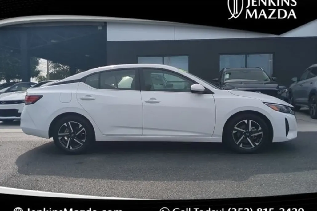 2024 Nissan Sentra SV photo 1