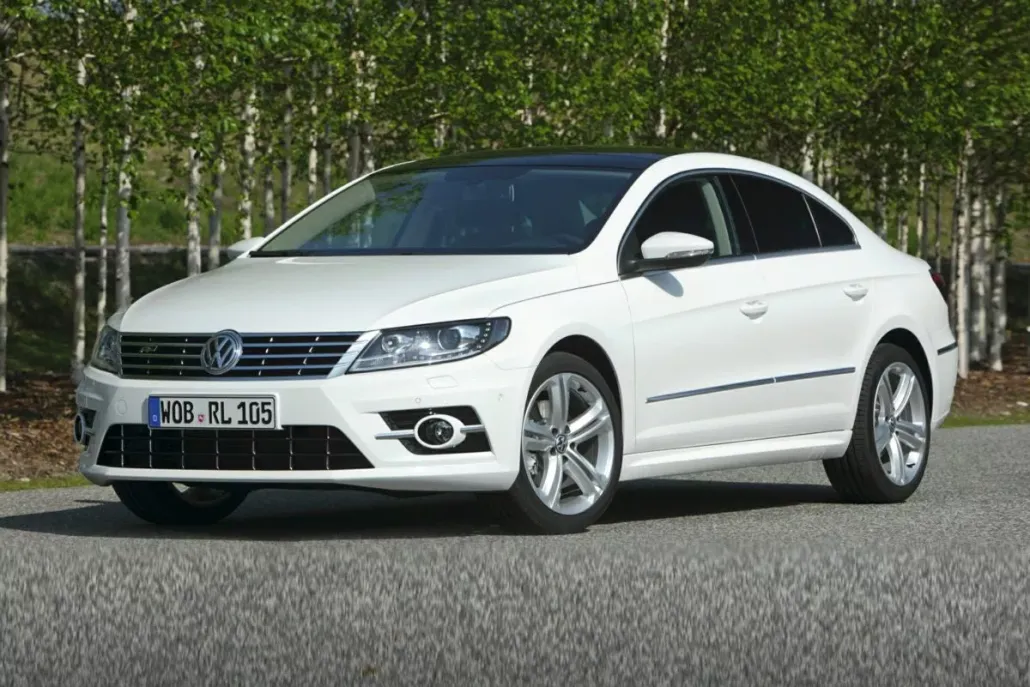 2014 Volkswagen CC 2.0T R-Line photo 1