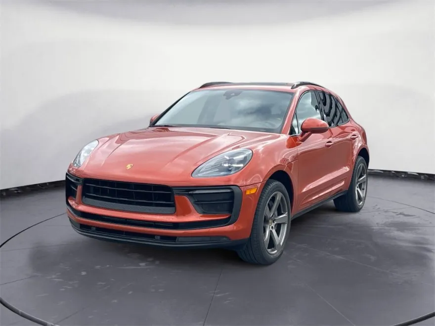 2022 Porsche Macan photo 1