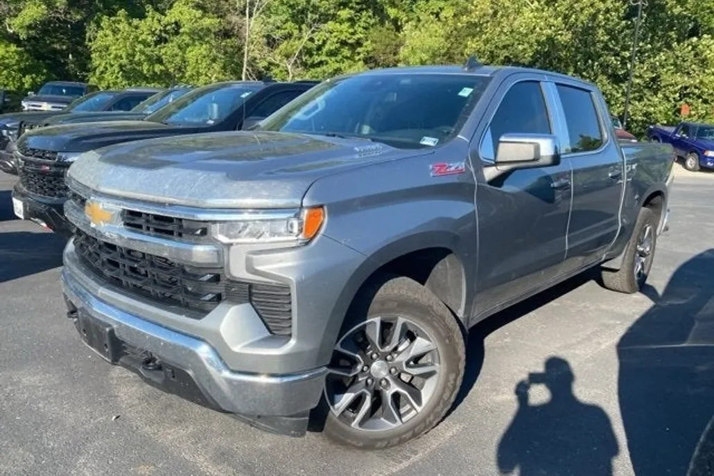 2023 Chevrolet Silverado 1500 LT photo 1