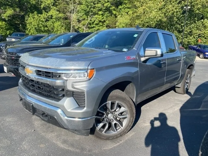 2023 Chevrolet Silverado 1500 LT photo 1