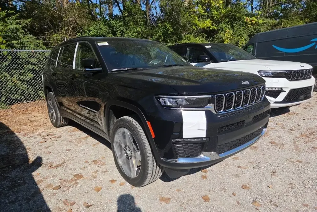 2025 Jeep Grand Cherokee Limited photo 1